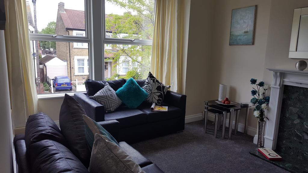 Seventy Eight Lägenhet Southend-on-Sea Exteriör bild